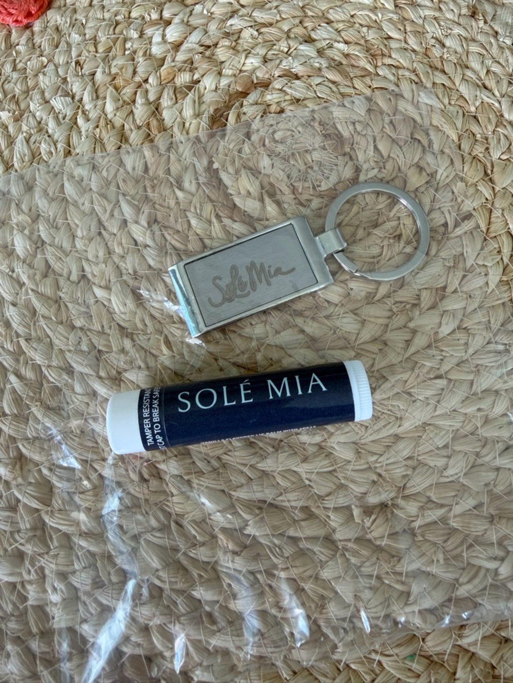 NEW Silver pleated Keychain & SPF 15 vanilla flavor Lip Balm Set